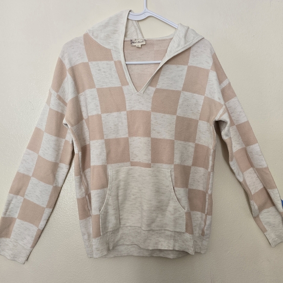 Hem & Thread Sweaters - Hem & Thread Tan and Cream V-Neck Sweater